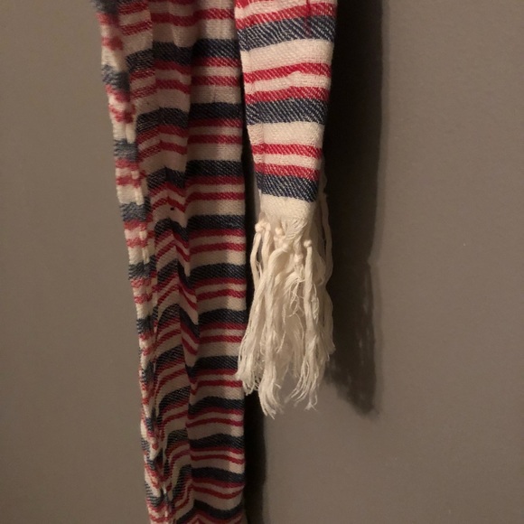 *3 for 10$* Stripe scarf! - Picture 1 of 3